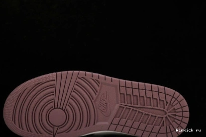 “Mauve” OG Jordan High 1 0822